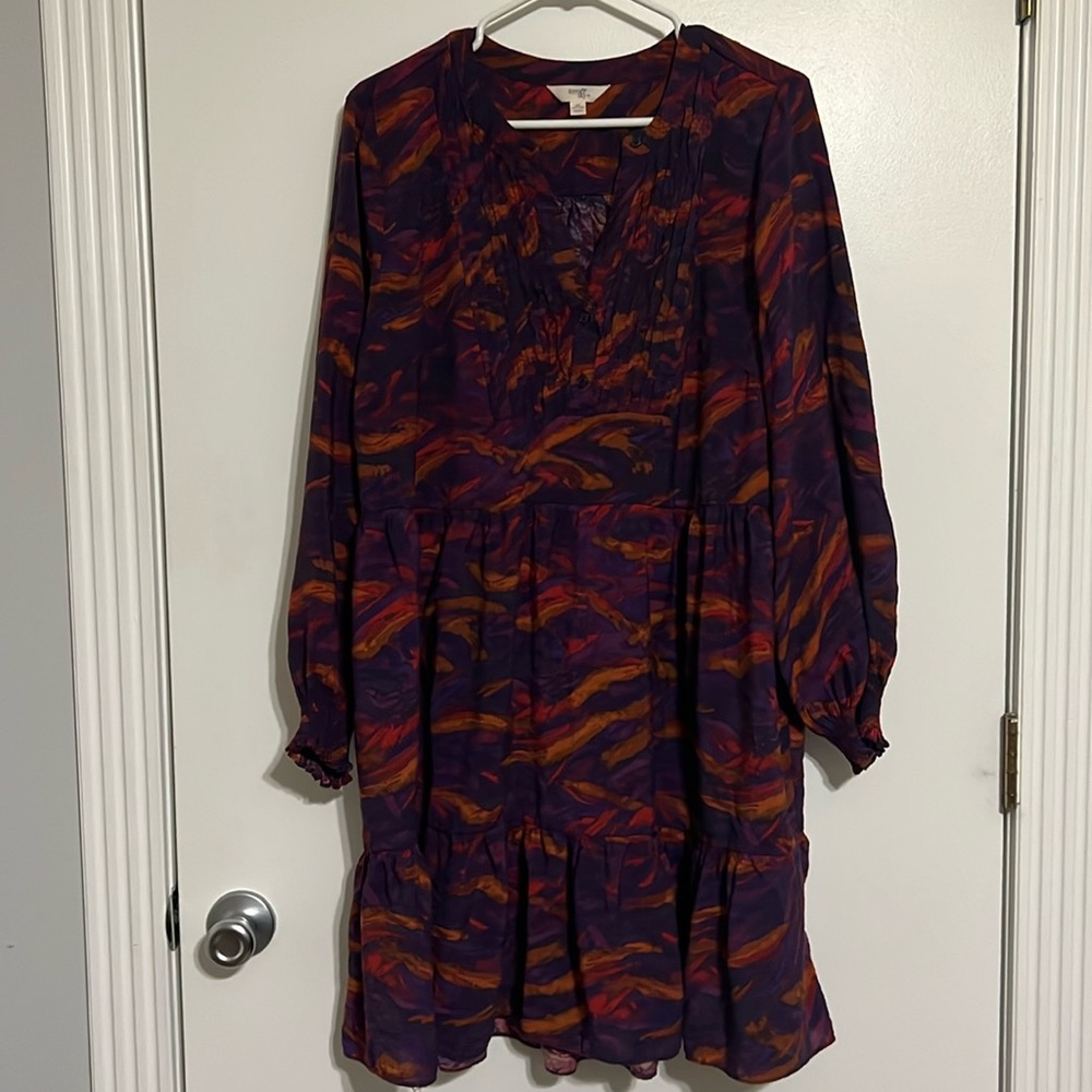 The colors on this dress 😍